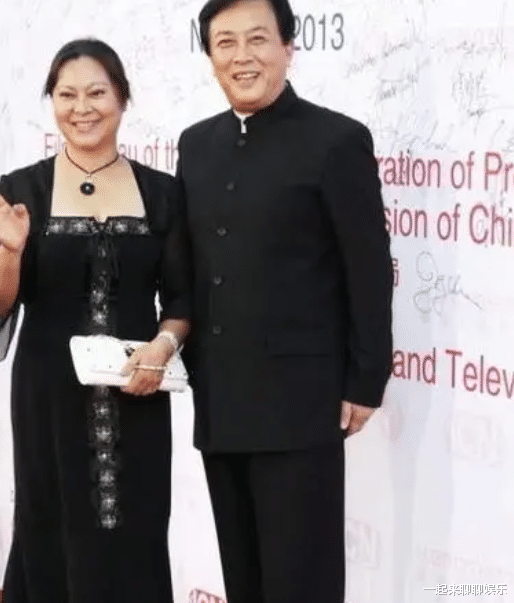 唐国强|唐国强女儿莉莉：母亲去世内心有痛，继母和父亲让她在悲痛中坚强