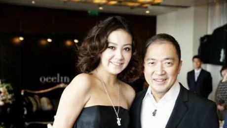 豪门明星|沈国军：拥有浙江39座大厦，妻子是明星，还从马云那里赚走200亿