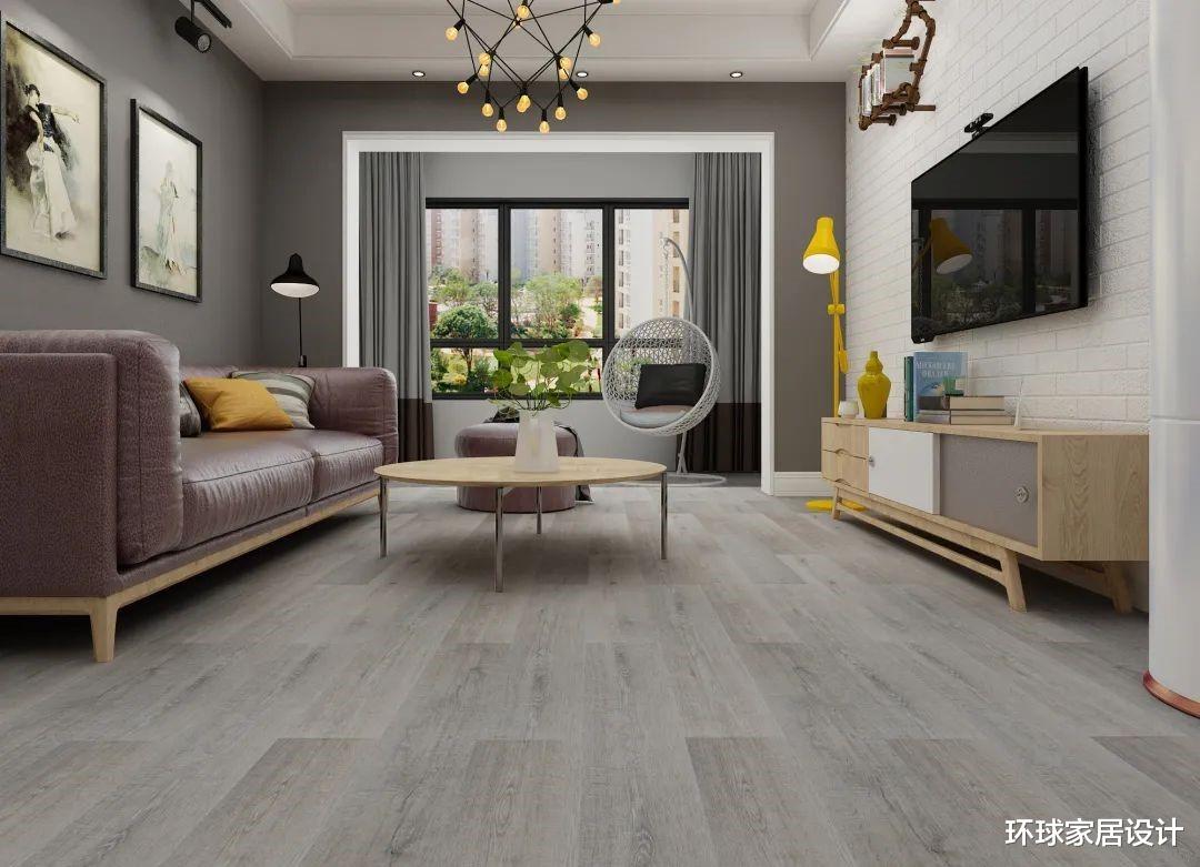 别再购买木地板了，过时！越来越多人铺贴这种地板，耐磨更环保！