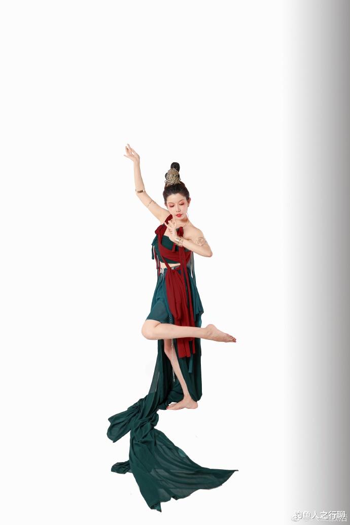 河南卫视|华春莹力挺，河南卫视火到国外，洛神水赋女演员回应节目走红！