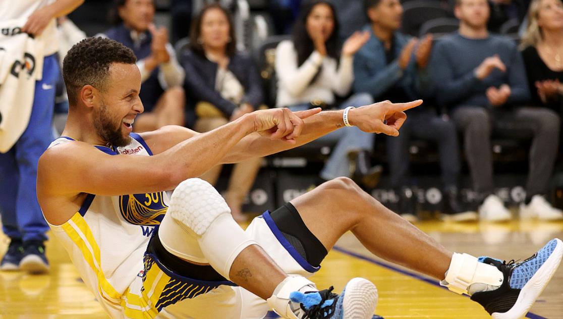 小智时尚 拒绝19分大逆转！洛瑞3双掀翻爵士队，勇士渔翁得利，独享联盟第1