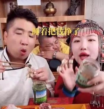 恩克脸上红肉呈“鸡血”状态,直播昏睡无人理,网友:救救他吧