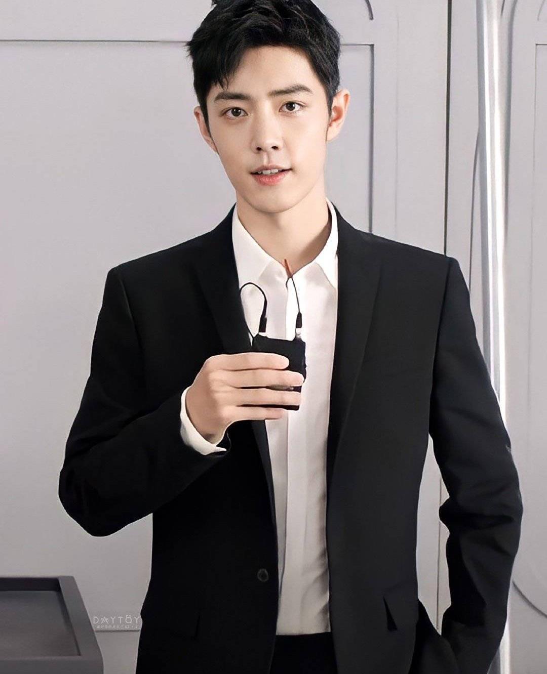 肖战|肖战成“背锅侠”？吴亦凡事件牵扯到肖战，粉丝鸣不平