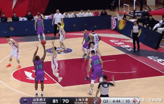 篮网队|7+5+3+2+1！上海24分大逆转，新星三作用建奇功