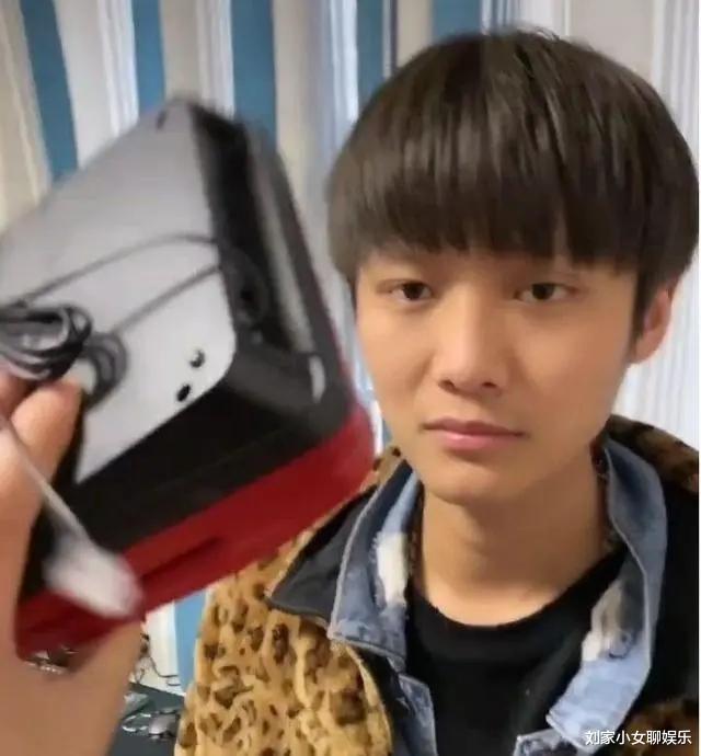 马景涛|“疯狂小杨哥”身份揭秘，全天打游戏却能开跑车，确实高攀不起