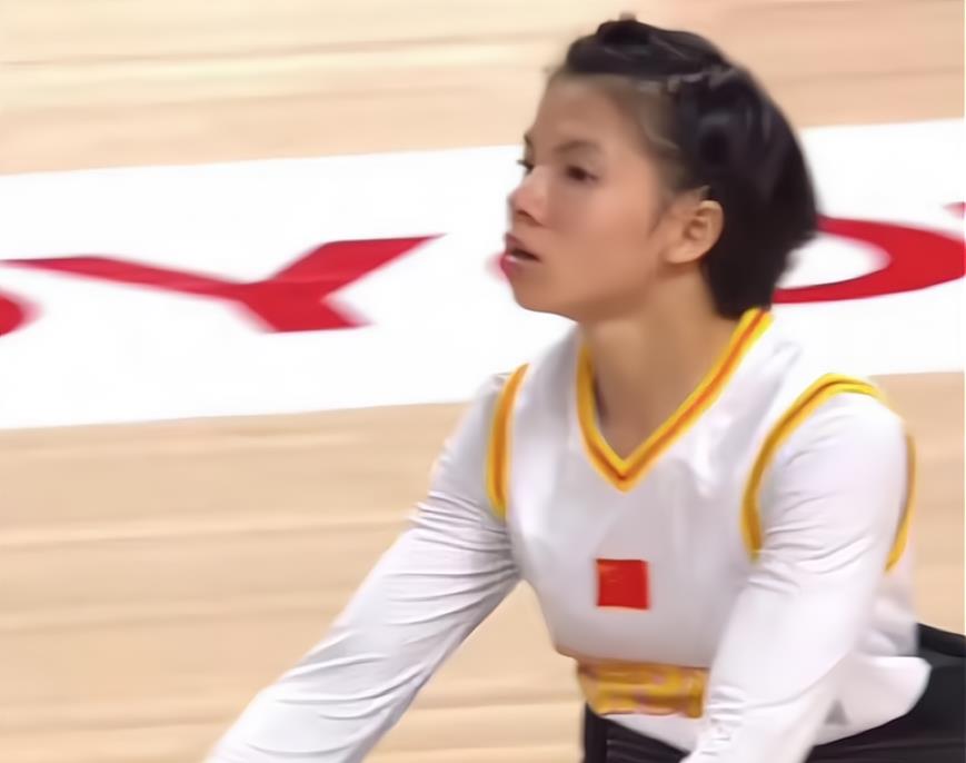 高秀花说育儿|45-38！中国女篮2连胜，逆转世锦赛冠军，单节轰8-0，队长爆发