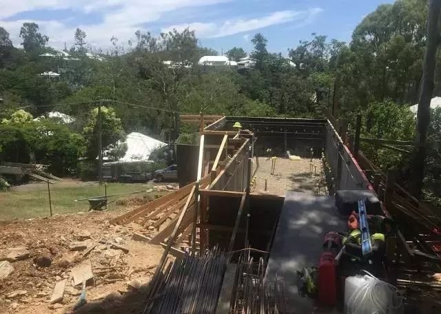 澳洲|澳洲兄弟375万买500㎡恶臭房垃圾房，用3个月爆改卖出1000多万！
