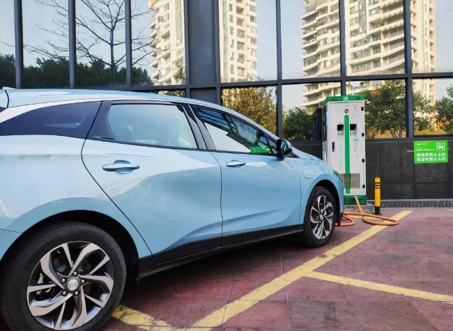 少明科学|纯电动车真能替代燃油车？新能源车前景如何？说出来你可能不信