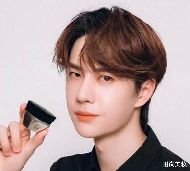 刘诗雯|上妆不留痕，明星化妆师们都是怎么做到的？关键还看上妆工具