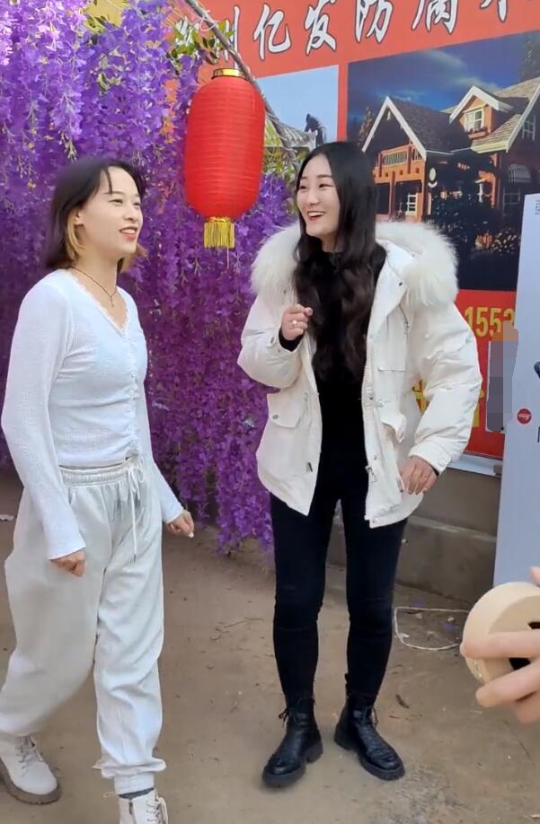 陈亚男|大衣嫂和儿媳学跳舞，陈亚男罗圈腿身材五五分，跳舞顺拐遭狂喷！