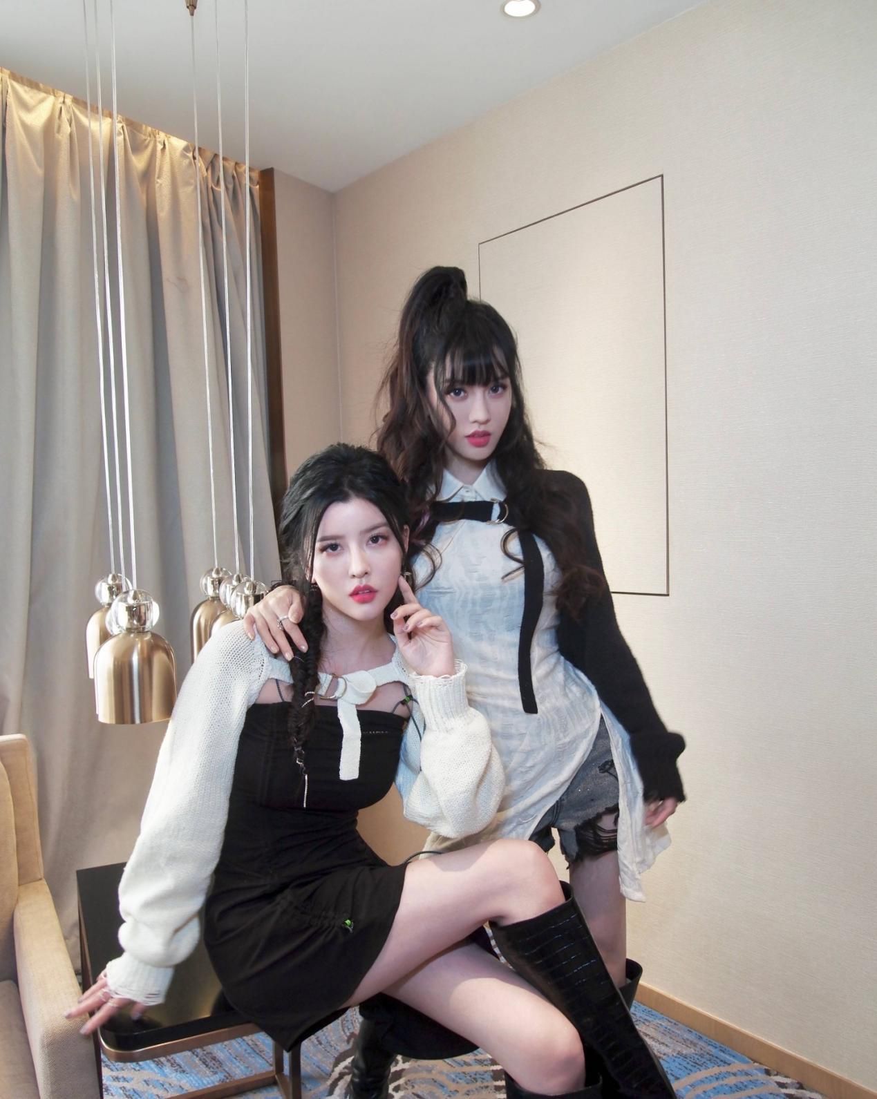 |By2姐姐孙涵气质佳，随便穿也很美，虽被妹妹拖累缺依旧低调努力