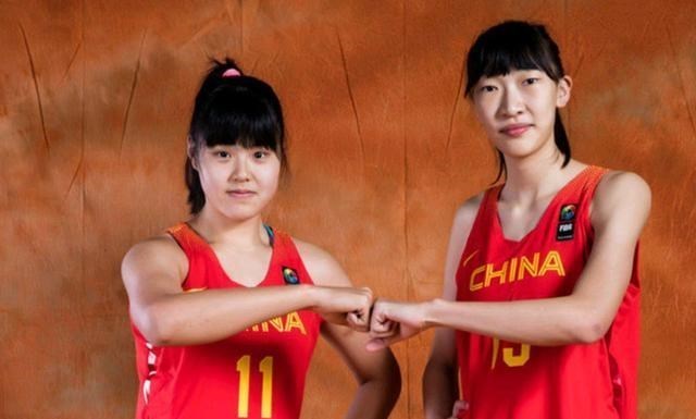 中国女篮|中国女篮内线王朝受期待！李月汝迎2米27师妹，三大长城或称霸亚洲