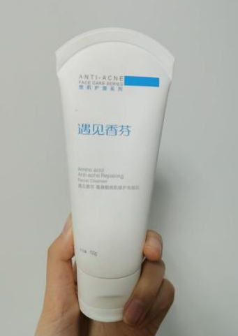 中意大樱桃|拒绝做痘人儿！这些护肤品皮肤医生建议多囤一些，和痘肌说再见！
