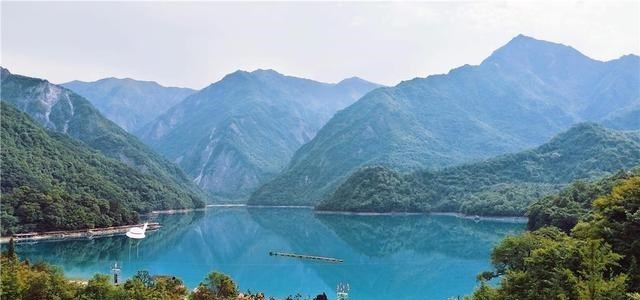上海市 甘肃天水到陇南铁路开工 沿途高山云雾森林河流 别样的西北风光