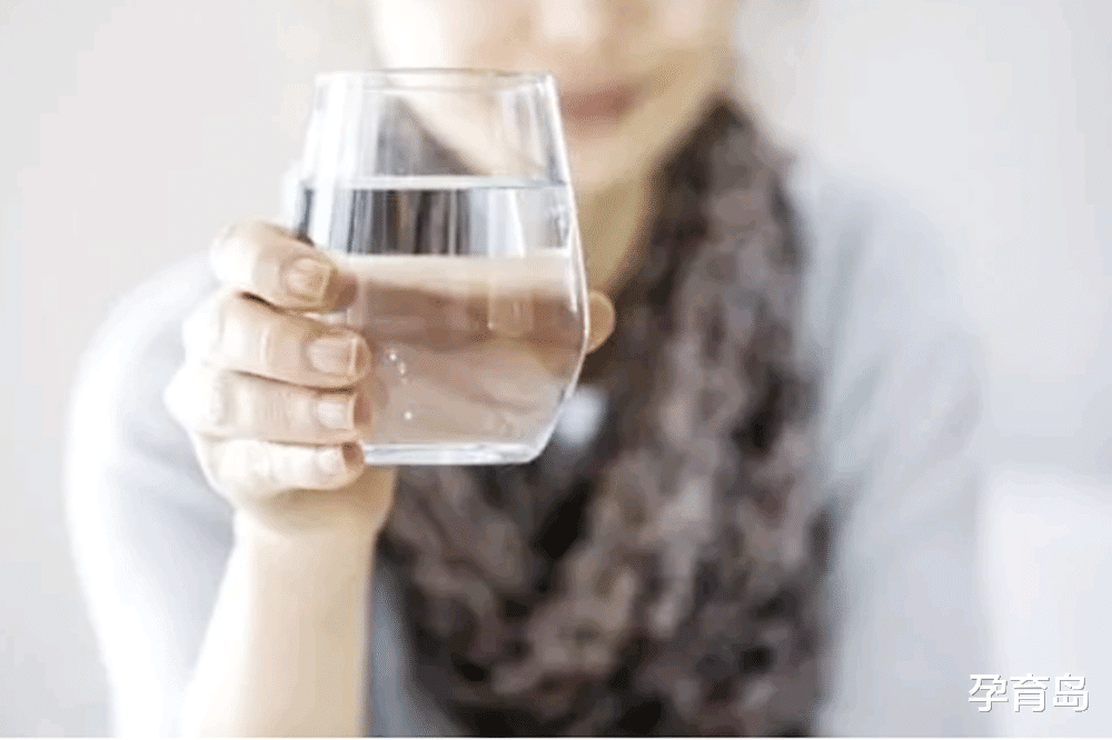 孕育岛|怀孕后总是想“喝水”，多半是因为这几点原因，孕妈无需过分担心