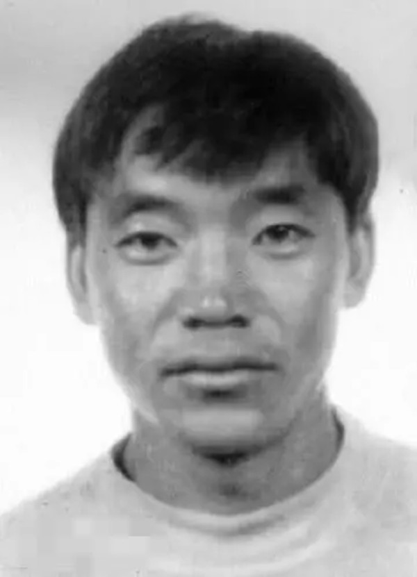 拐卖 因邻里纠纷，男子屠戮对方全家，村民却为凶手感到惋惜