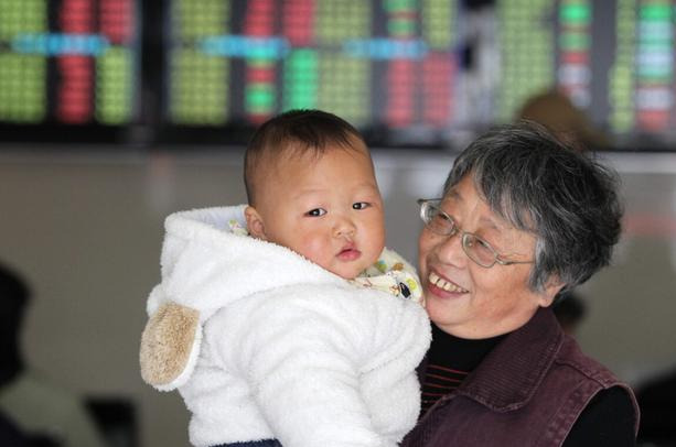 神逗奶爸|广州3年，她生了一个“黑宝宝”，有家不能回