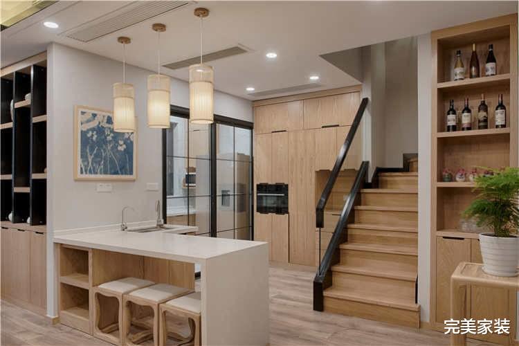 用中式色彩做填充，用现代的元素做点缀，打造层次丰富的别墅空间