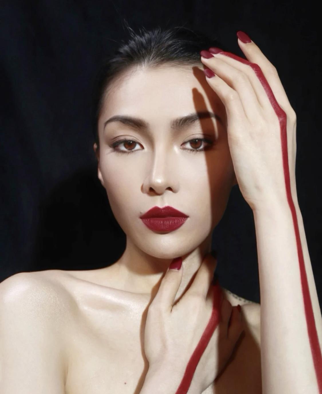 口红 口红在精不在多，聪明的女人都会选择这4支，显白又耐看