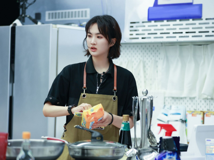 姚安娜|姚安娜出演电影引热议，首次挑战少女角色，长相被指不太合适