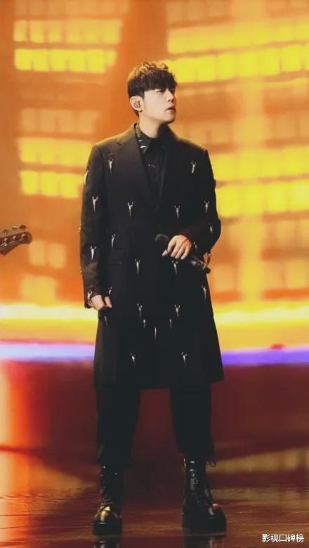 小姐姐|要拿奖还是要流量？金鸡奖和跨年夜前后脚举办，热度却截然不同