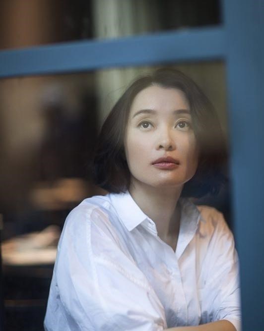 吴越|同居5年被抛弃，49岁至今未婚，演员吴越的从容人生