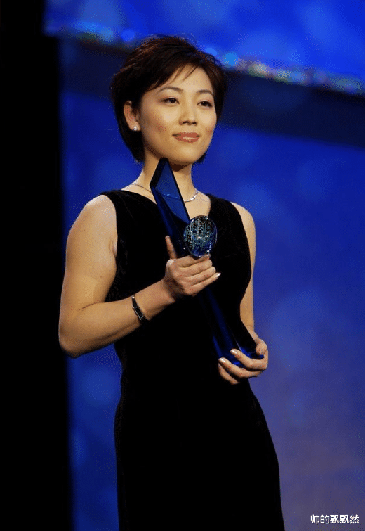 劳春燕|劳春燕：34岁进央视，38岁做妈妈，与丈夫孩子分居的苦乐年华