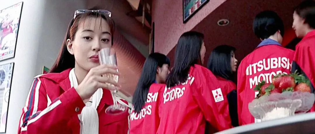 成龙|成龙电影中的国际龙女郎，有选美冠军，CNN记者，还有哈佛硕士，谁最让你难忘？