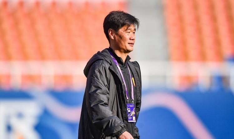教練|記者趙震：國(guó)足6大前國(guó)腳均為臨時(shí)教練，豪華團(tuán)隊(duì)均無(wú)正式合同