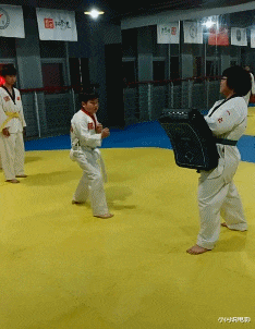 乔杉|神回复：乔杉如果在洗脚城被抓，会退出演艺圈吗？神评笑死人