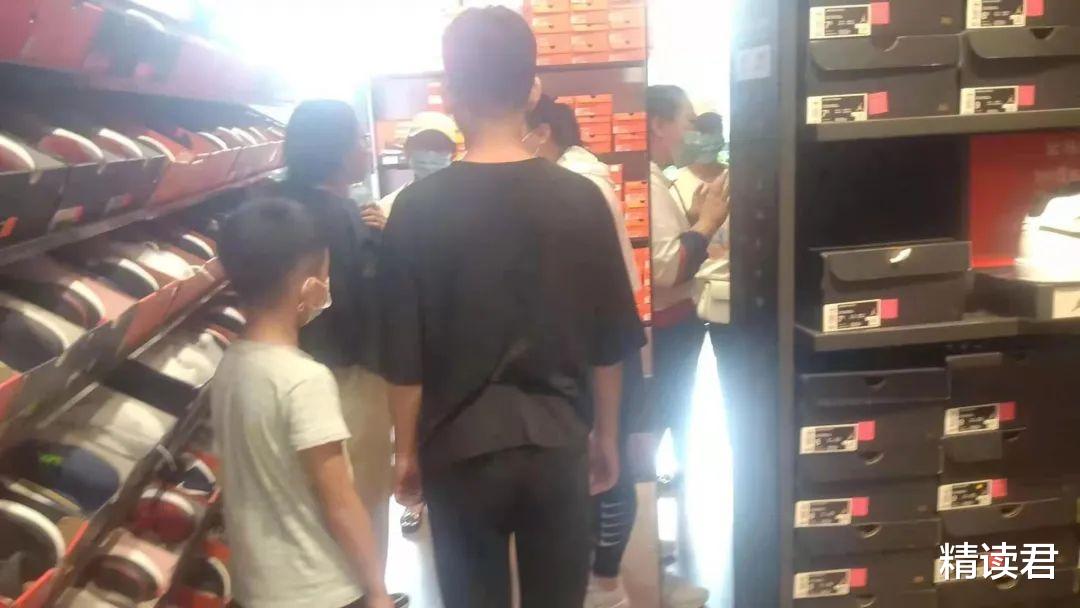 精读君|洋品牌耐克员工高调歧视顾客引群嘲：做人最忌讳的，是太有优越感