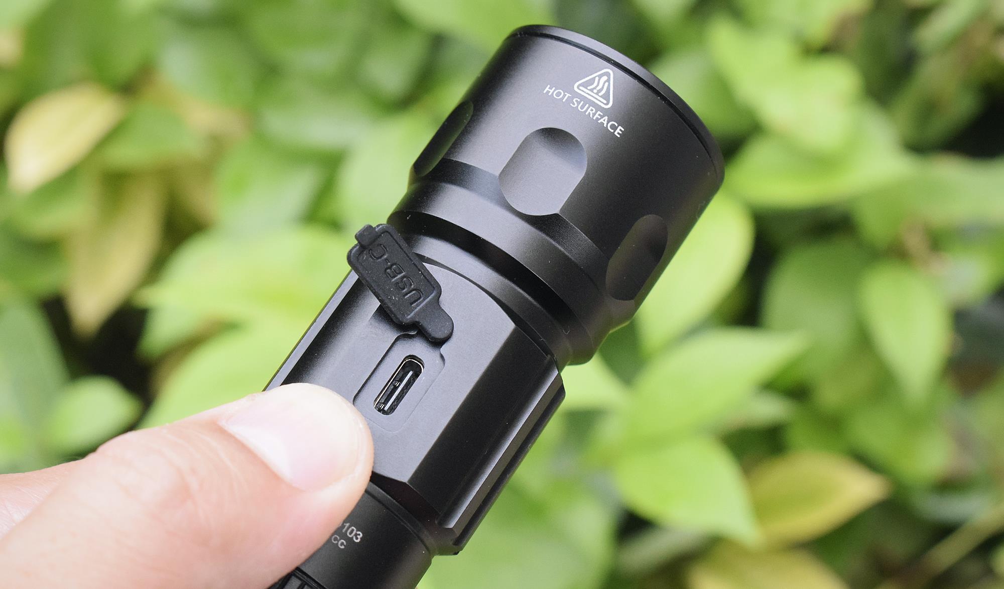 白说数码|掌中光明，点亮黑暗！XTAR R30户外手电体验