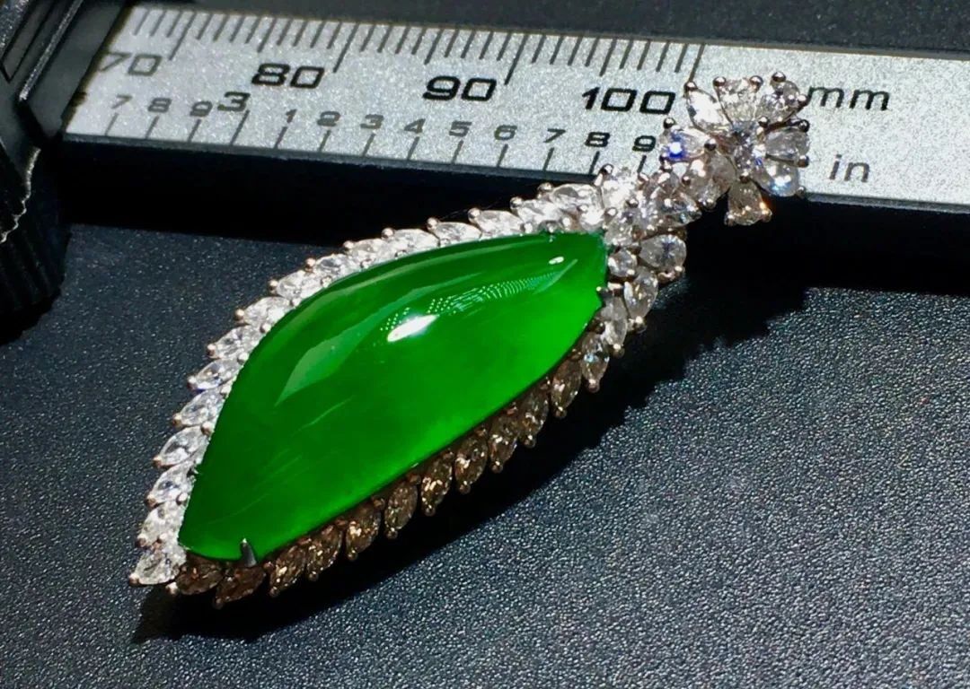 翡翠|素面翡翠的价值真的这么高吗？