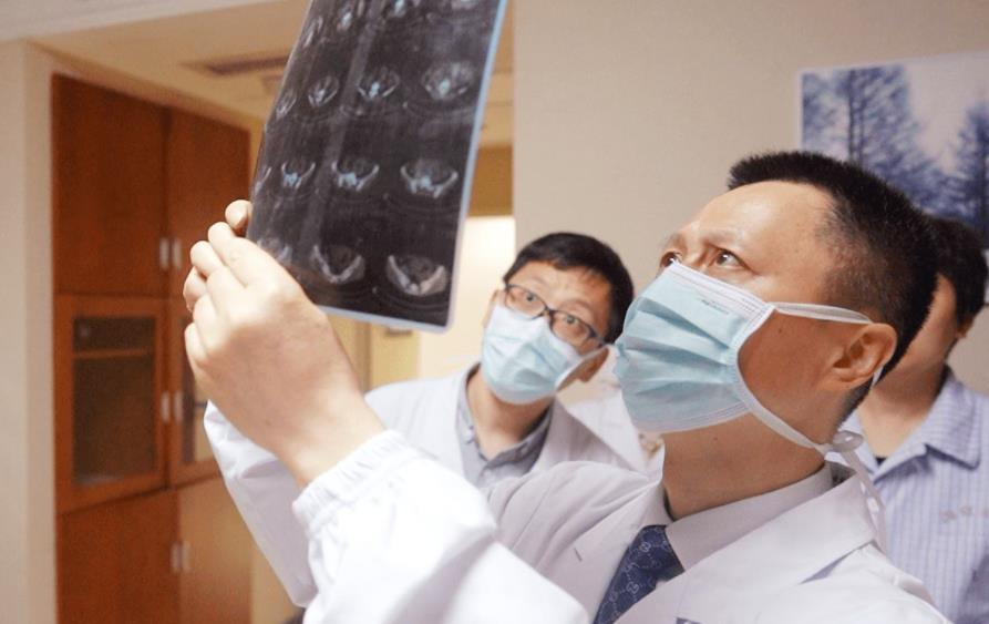 医学生|医院为招医生“大打出手”，可为何医学生还是就业难？原因很现实