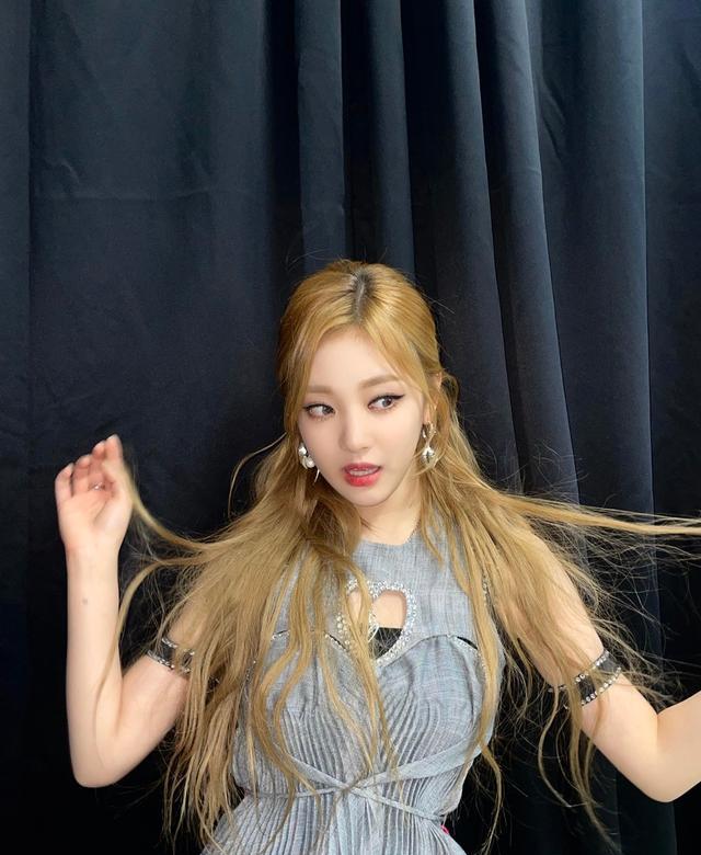 aespa|韩流进入摆烂的大环境,预录就是造假的工具,aespa创造零开麦率