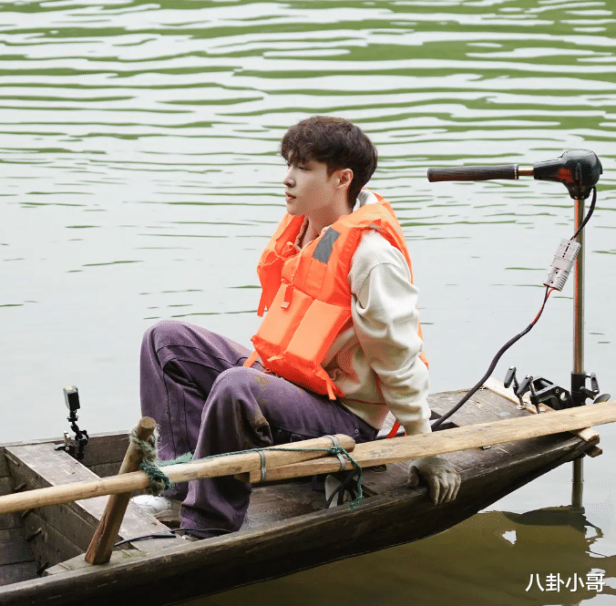 张艺兴|张艺兴《向往5》翻车告诉我们：录节目请认真，别总拿工作当借口