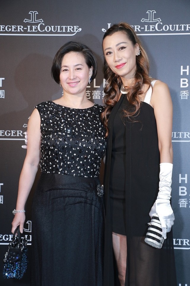 Lady变美日记|同为赌王女儿，何超琼身价却41亿美元，穿着虽商业化但看着很端庄