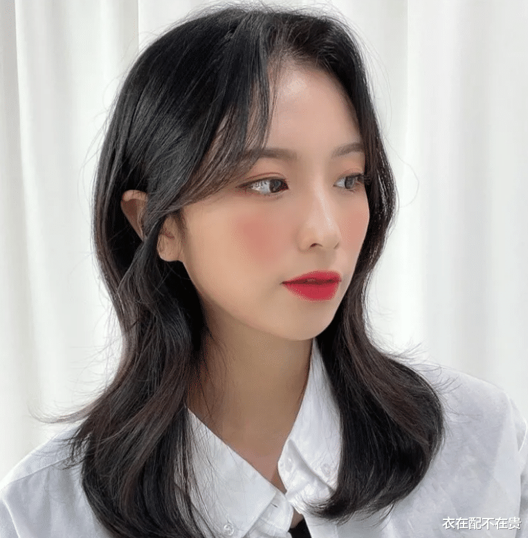 衣在配不在贵|短跑女神葛曼棋，场上发型引关注，场下却是时髦精，教你实力显瘦