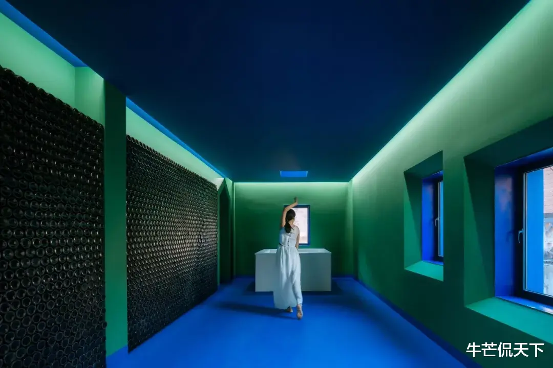 演唱会|蔡徐坤「演唱会造型」火了！3000万网友笑了：你终于赢了吴亦凡...