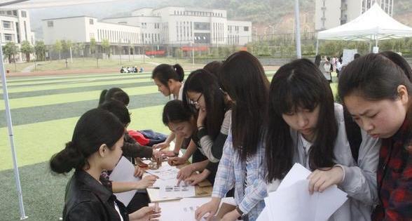 大学|大学专业里五大专业已“严重饱和”，毕业相当于失业，填报要谨慎