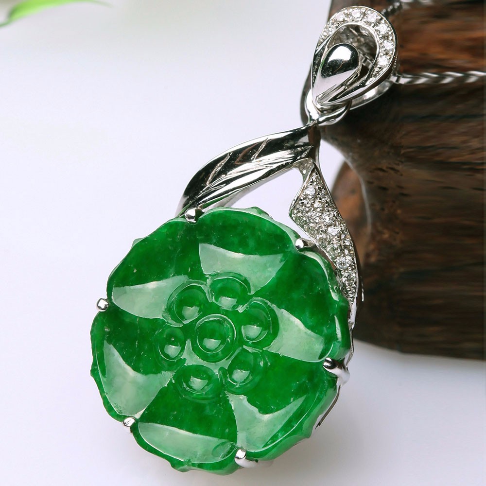 翡翠|铁龙生翡翠和干青翡翠千万别混淆！