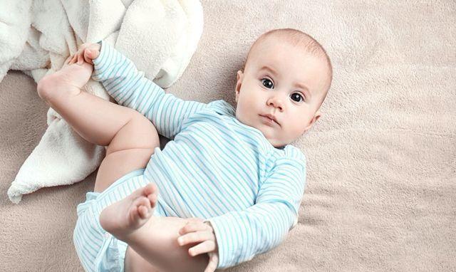 最佳视角|4个月的宝宝还不会翻身怎么办？