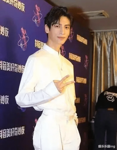 女明星身材焦虑从哪儿来？上镜一胖遭群嘲，胳肢窝都被用放大镜看