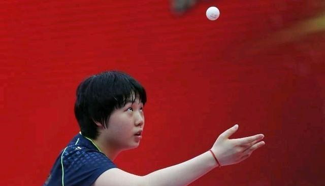 清浅微笑的我|真的在变换打法,孙颖莎跟李隼在比赛中交流经验,尽显技术优势