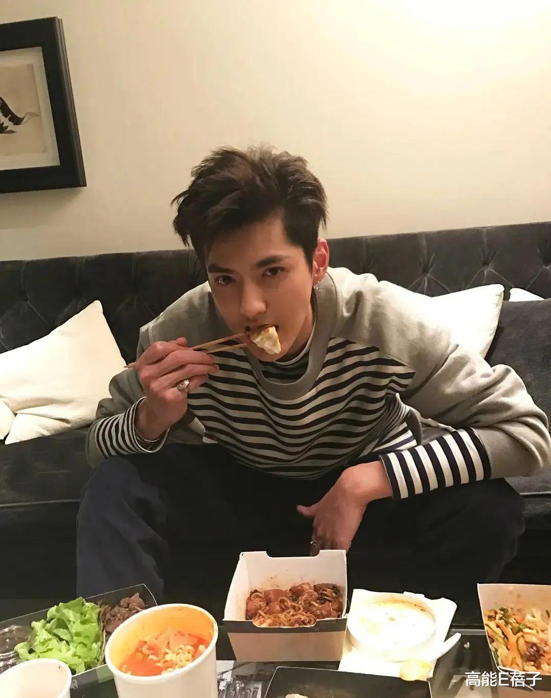 吴亦凡|没人能永远十八岁，除了他的女朋友？