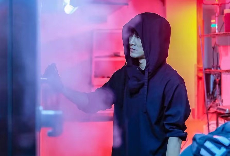 李俊昊|仅播1集，收视就破1，张国立一出手就给东方卫视带来了“王炸”