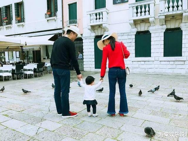 张雨绮|章泽天12月8日晒照变化大！连开5个会好疲惫，素颜出镜颜值太真实