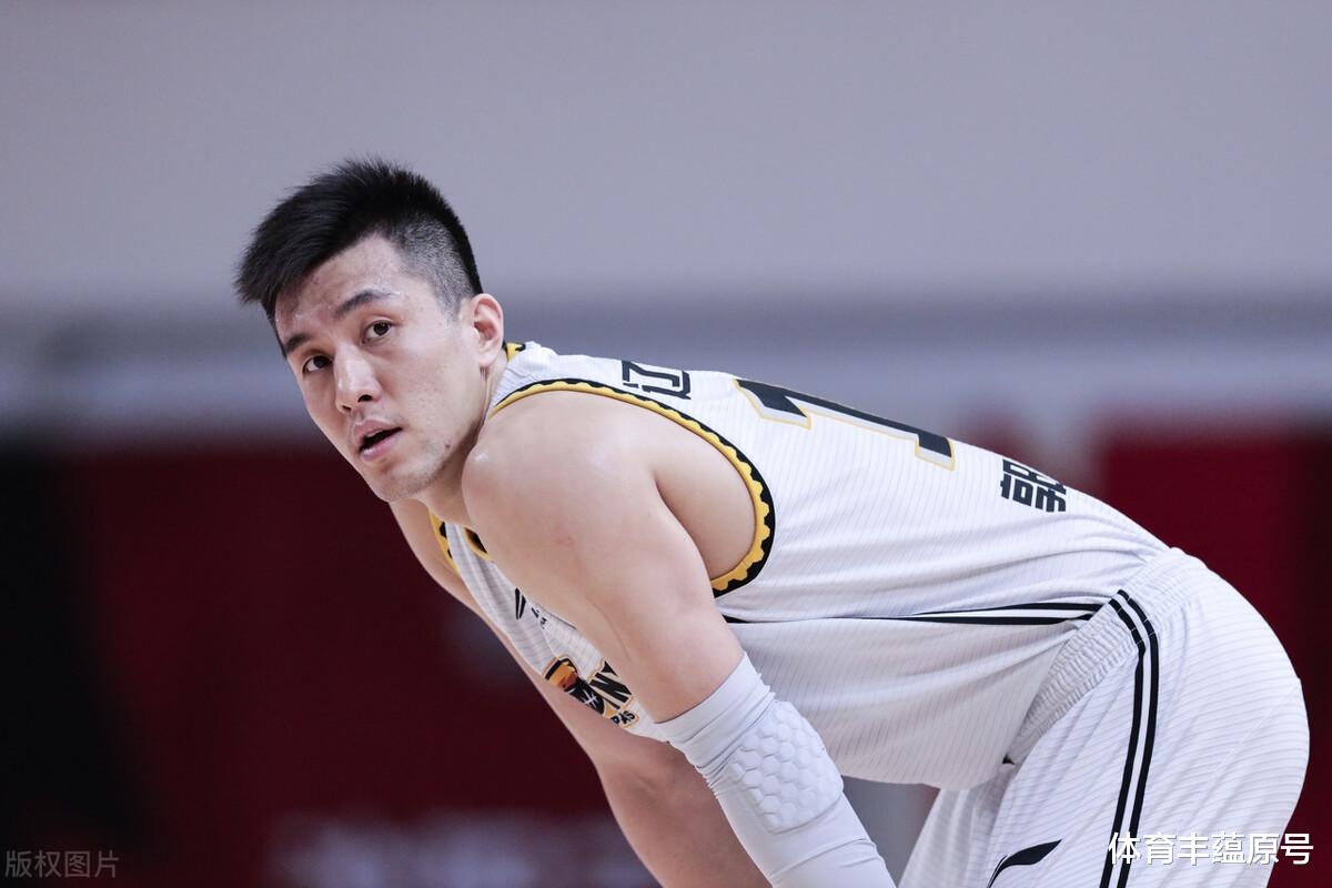 中国男篮|再拼一次！中国一哥满血复活，中国男篮期待改变预测，郭艾伦沉默
