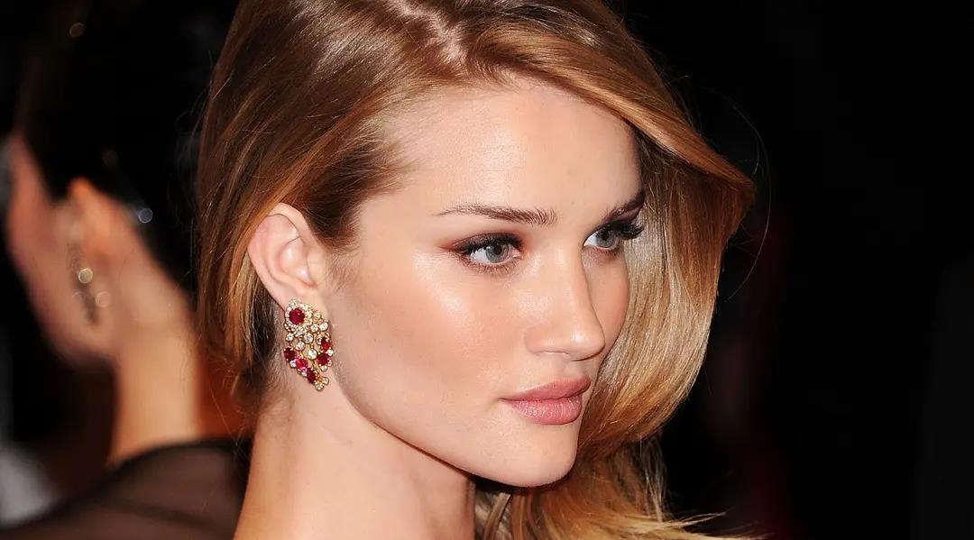 杰森·斯坦森|杰森·斯坦森儿子长大了，4岁小杰克颜值像超模妈妈，发量没随爸爸