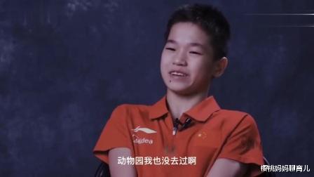 樱桃妈妈聊育儿|跳水冠军全红婵签名照走红，字迹工整漂亮，爸爸的回应让人称赞